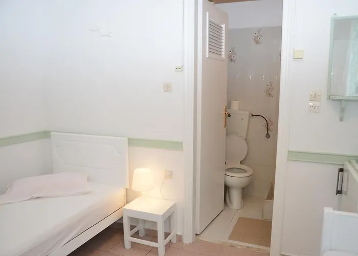 Aegli Hostel Τήνος